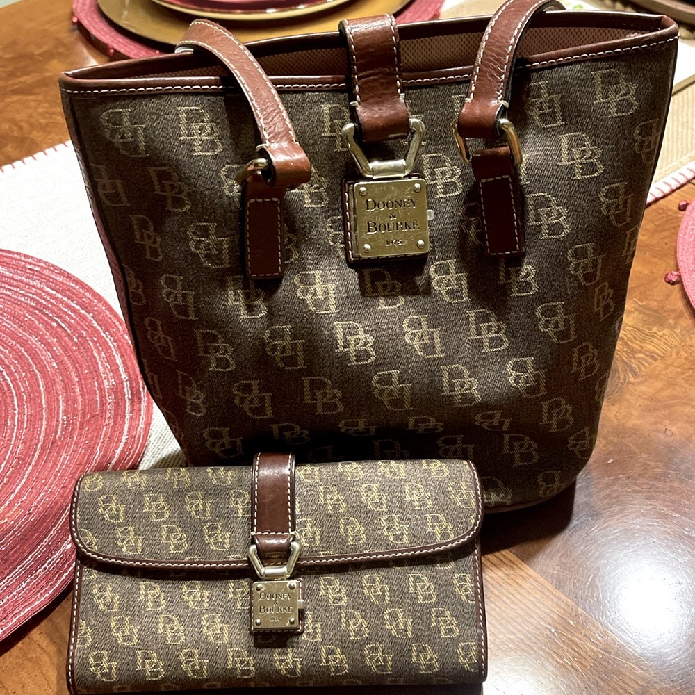 Donney & Burke Purse with matching wallet